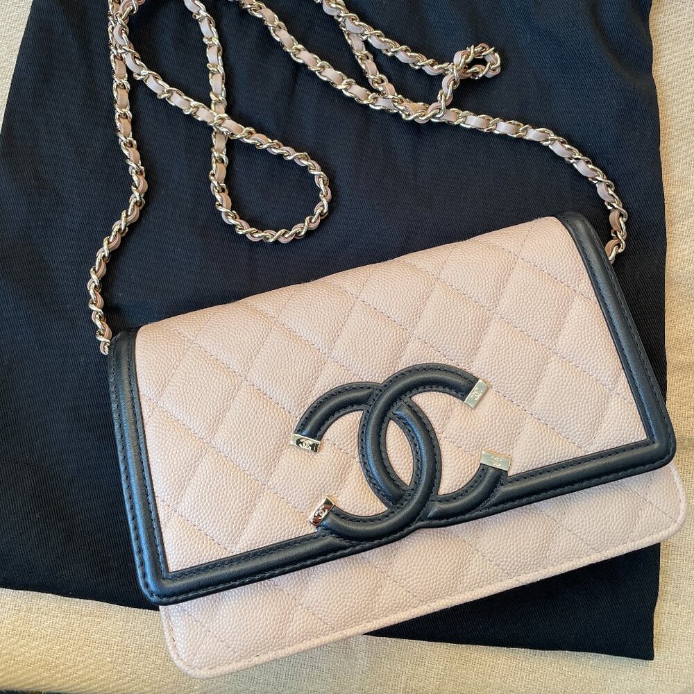 Rare Chanel filigree CC wallet on chain (woc) in quilted caviar leather